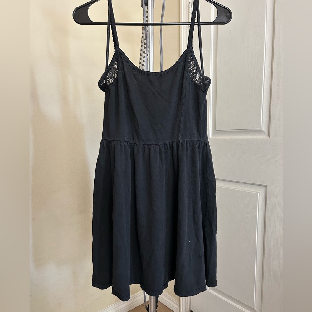Forever 21 Lace detail Black Dress Size: Medium